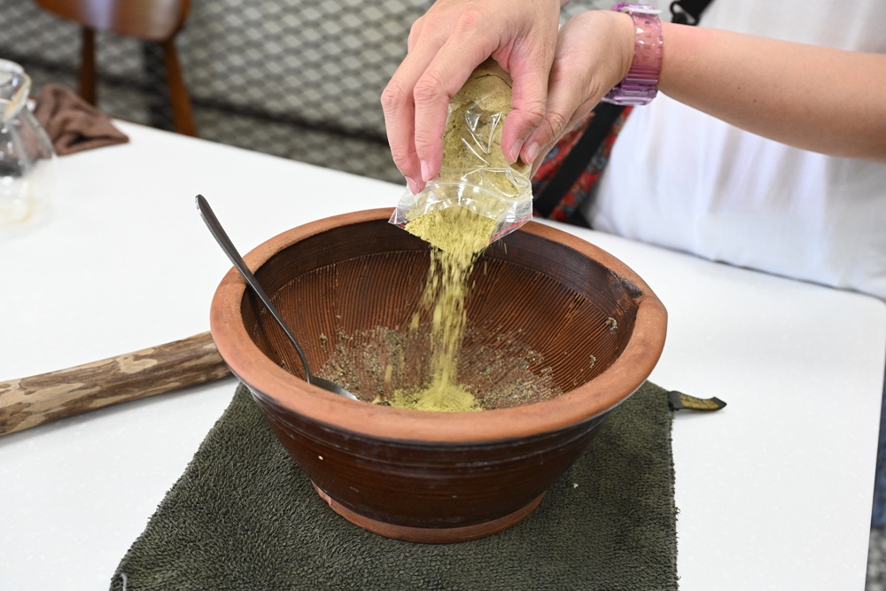 台東一日遊｜新元昌紅茶產業文化館 參觀茶園、茶廠、評鑑、擂茶！