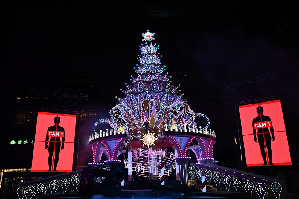 2025高雄統一夢時代 聖誕點燈 浪漫水都「威尼斯」、13米高的聖誕樹「Purple Wish」！