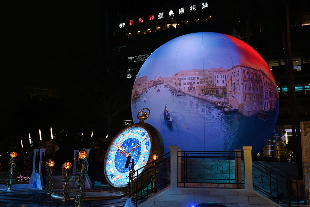 2025高雄統一夢時代 聖誕點燈 浪漫水都「威尼斯」、13米高的聖誕樹「Purple Wish」！