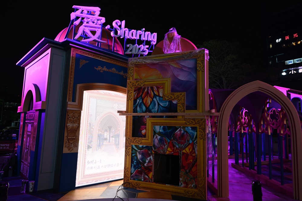 2025高雄統一夢時代 聖誕點燈 浪漫水都「威尼斯」、13米高的聖誕樹「Purple Wish」！