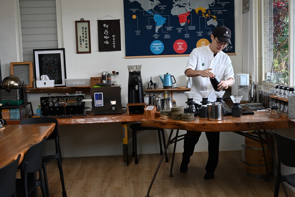台東最美景觀咖啡！林道咖啡烘豆工作室 Leading Coffee 試飲精品咖啡、享受專業品咖體驗！坐擁360度無敵山海美景！