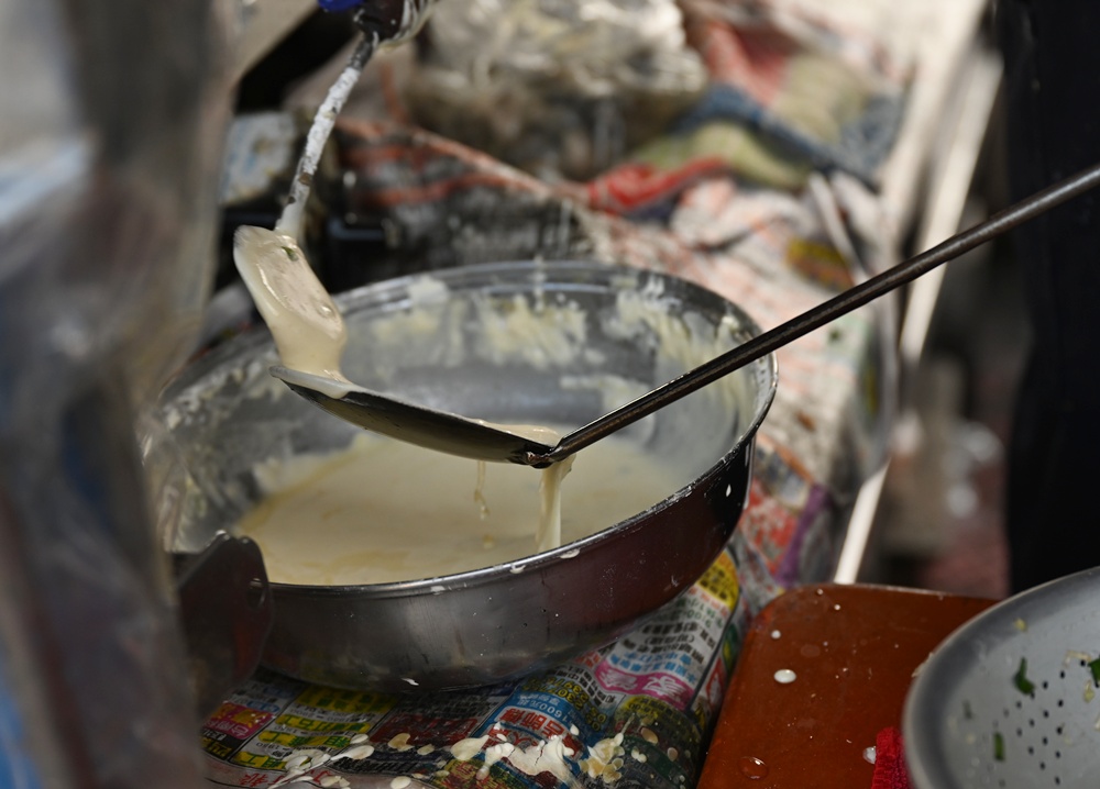 口湖美食。金湖廟口蚵嗲 香脆多汁、地瓜片也很推薦！