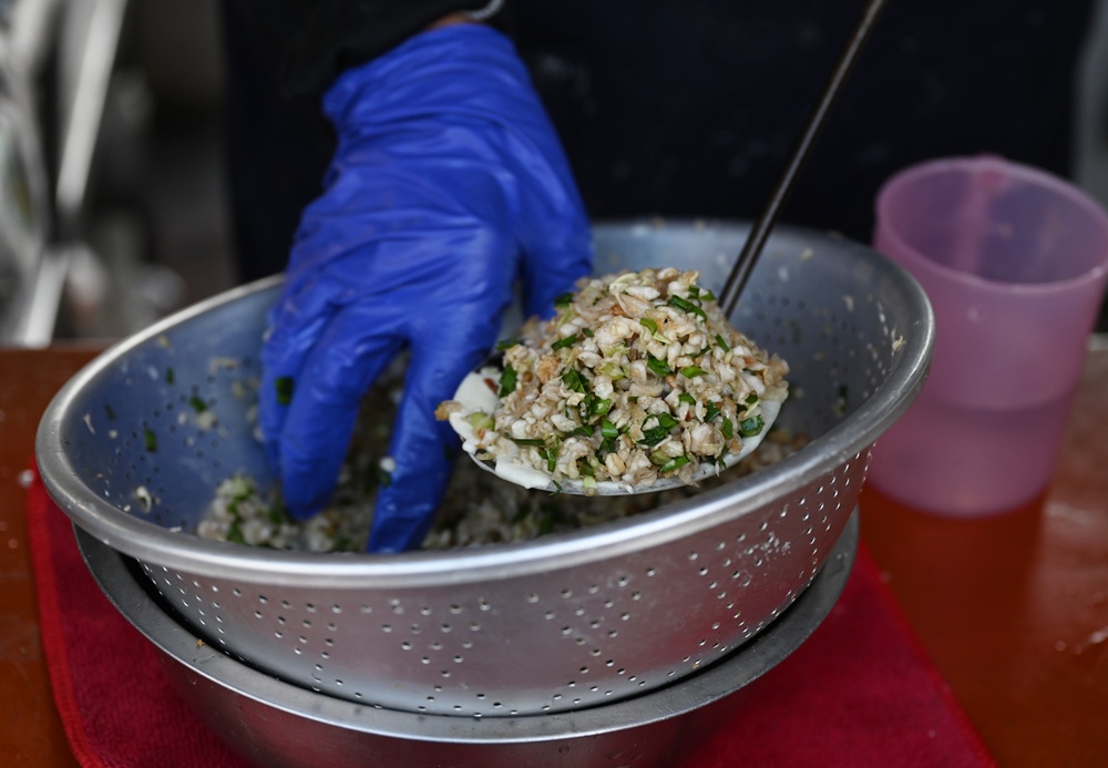 口湖美食。金湖廟口蚵嗲 香脆多汁、地瓜片也很推薦！