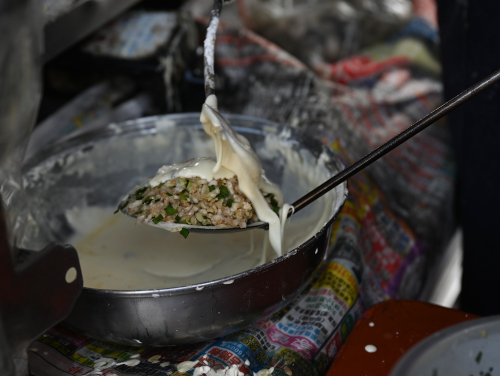 口湖美食。金湖廟口蚵嗲 香脆多汁、地瓜片也很推薦！