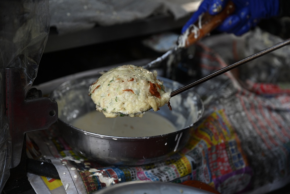 口湖美食。金湖廟口蚵嗲 香脆多汁、地瓜片也很推薦！