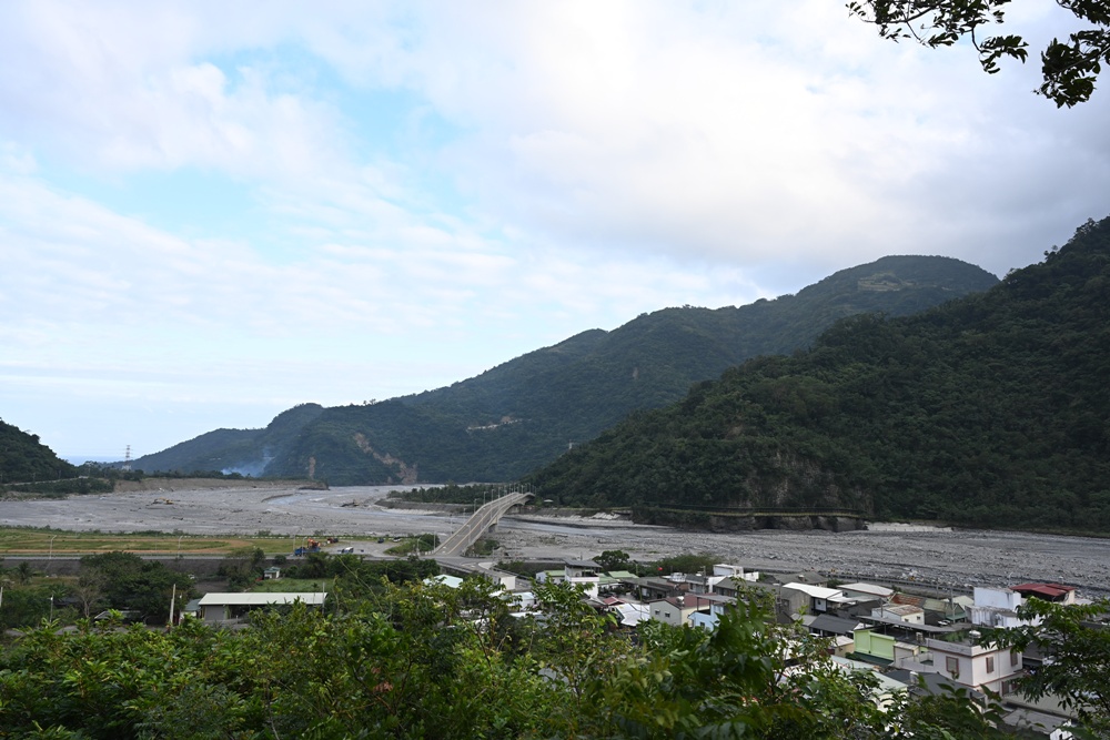 台東景觀餐廳推薦。伴山邀複合式餐飲 180度山景 x 原住民風味餐 x 攀樹、攀岩、繩索垂降