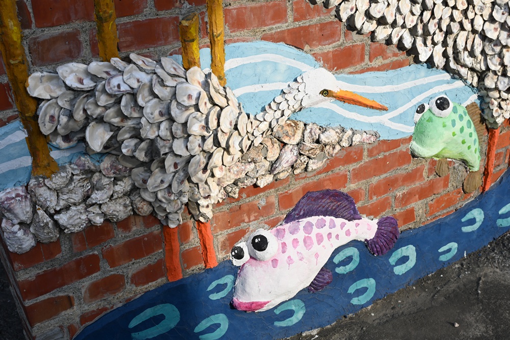 雲林口湖私房景點｜金湖聚落「蚵貝藝術牆」散步秘境！