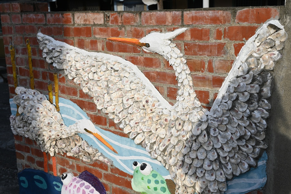 雲林口湖私房景點｜金湖聚落「蚵貝藝術牆」散步秘境！