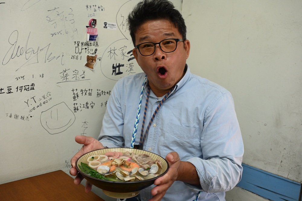 雲林美食。金湖冰室 澎派海鮮麵、古早味蜜餞四果冰！