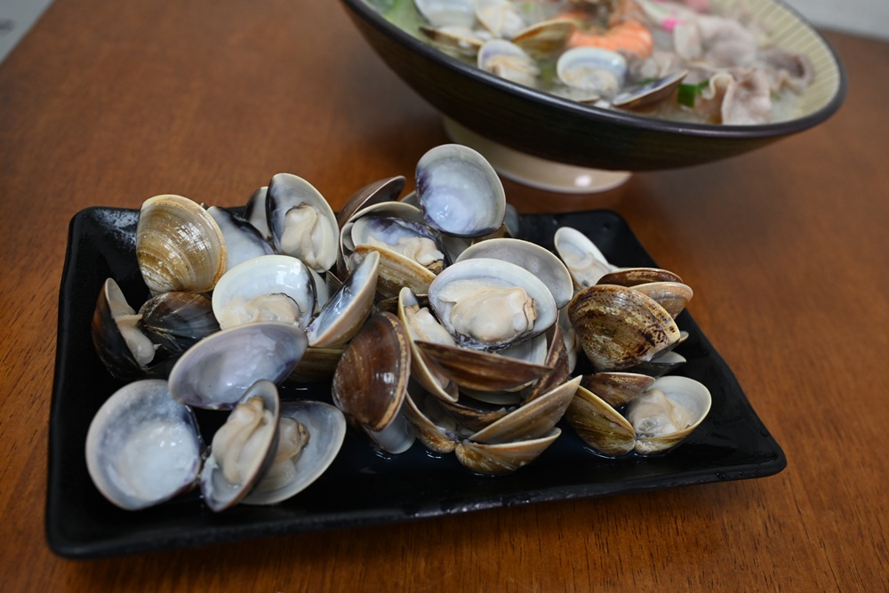 雲林美食。金湖冰室 澎派海鮮麵、古早味蜜餞四果冰！