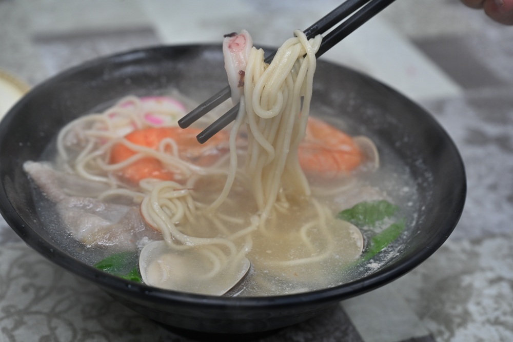 雲林美食。金湖冰室 澎派海鮮麵、古早味蜜餞四果冰！