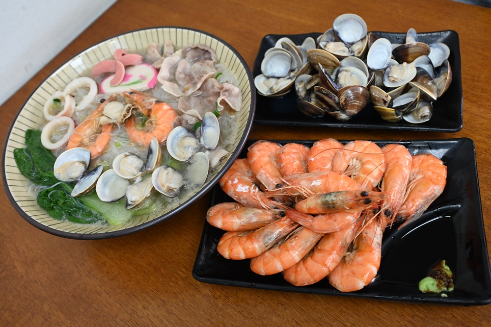 雲林美食。金湖冰室 澎派海鮮麵、古早味蜜餞四果冰！