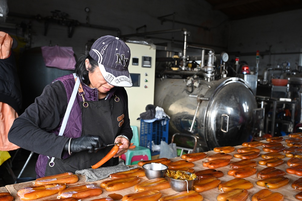 雲林口湖。口福烏魚伯烏魚子 烏金條、蜜蠟烏魚子、血子烏魚子 x 新榮製冰-烏魚子霜淇淋！