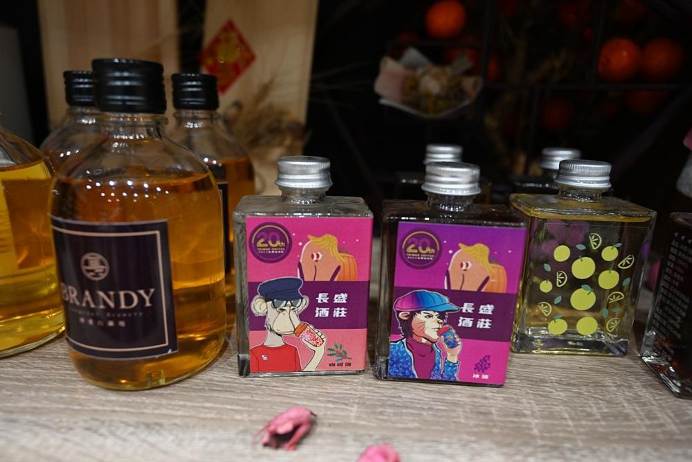 雲林口湖必訪景點｜口湖遊客中心 甘苦人魅力農店 在地伴手禮、甘苦人套餐、烏金鰻魚套餐、美拍地景藝術 一次滿足！