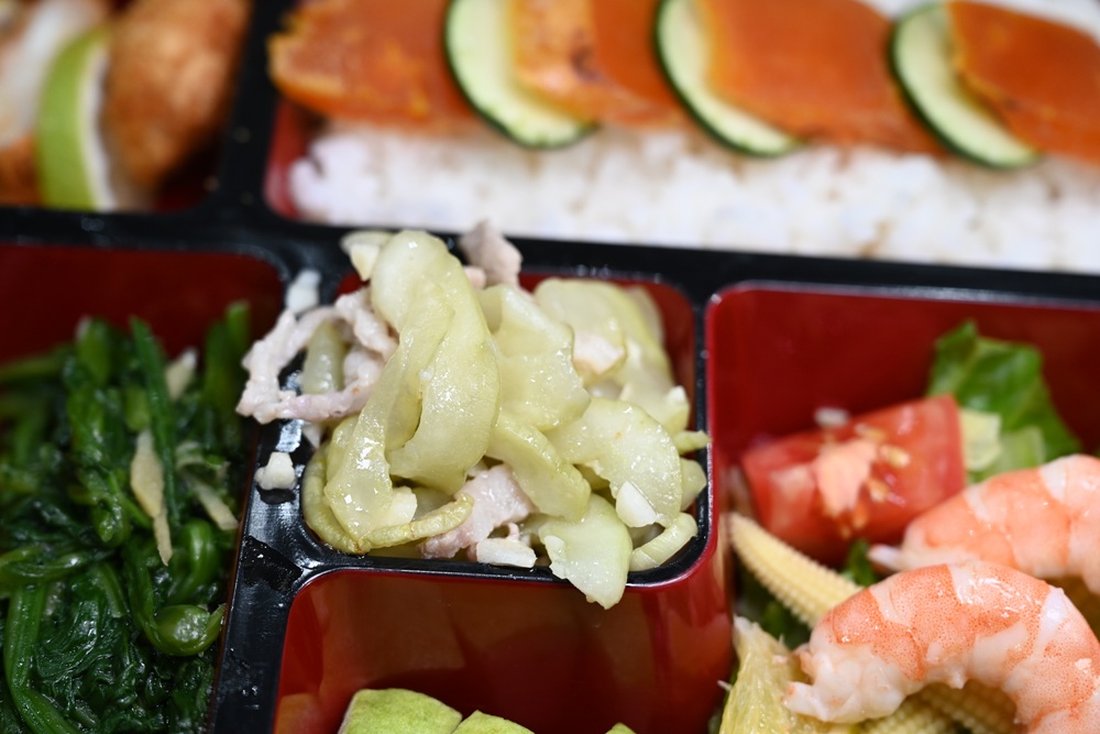 雲林口湖必訪景點｜口湖遊客中心 甘苦人魅力農店 在地伴手禮、甘苦人套餐、烏金鰻魚套餐、美拍地景藝術 一次滿足！