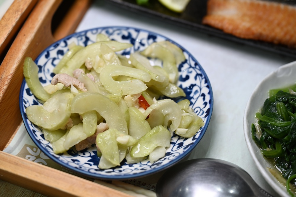 雲林口湖必訪景點｜口湖遊客中心 甘苦人魅力農店 在地伴手禮、甘苦人套餐、烏金鰻魚套餐、美拍地景藝術 一次滿足！