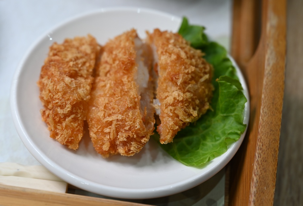 雲林口湖必訪景點｜口湖遊客中心 甘苦人魅力農店 在地伴手禮、甘苦人套餐、烏金鰻魚套餐、美拍地景藝術 一次滿足！