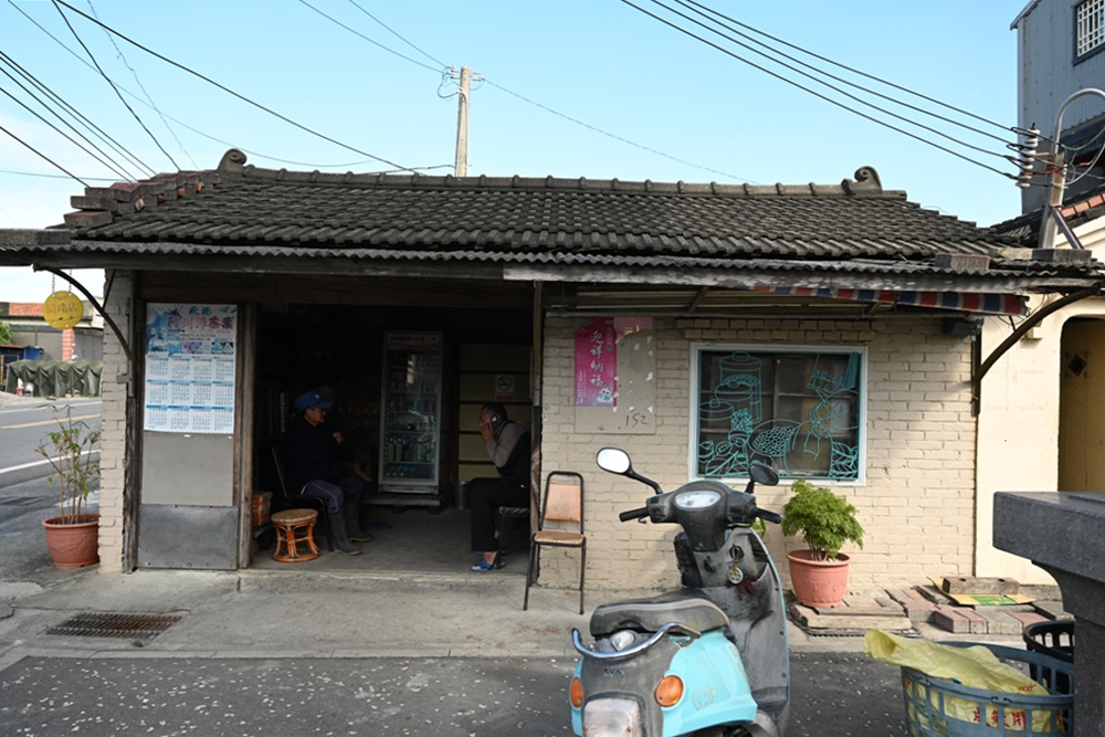 雲林一日遊。椬梧聚落散策、椬梧映月塘、湖口飯吃、水林小黑農 採毛豆、炒黑豆！