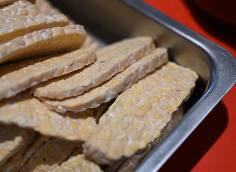 雲林一日遊。椬梧聚落散策、椬梧映月塘、湖口飯吃、水林小黑農 採毛豆、炒黑豆！