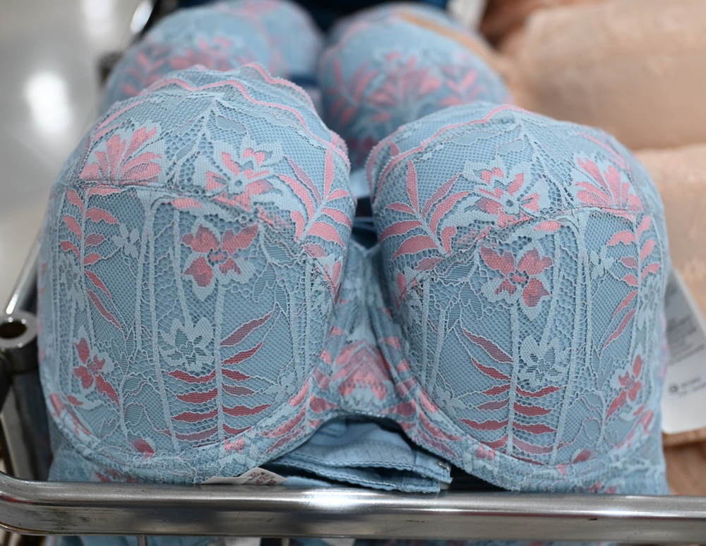 2025 SWEAR 思薇爾內衣廠拍｜台中南屯超殺優惠！無鋼圈無痕、軟鋼圈、運動內衣、調整型、機能內衣、撩波系列、涼感系列、超大尺碼內衣 全面下殺最低價！