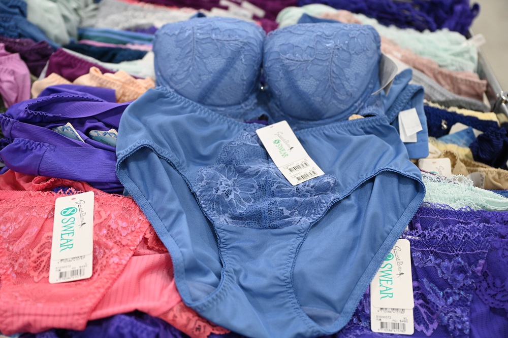 2025 SWEAR 思薇爾內衣廠拍｜台中南屯超殺優惠！無鋼圈無痕、軟鋼圈、運動內衣、調整型、機能內衣、撩波系列、涼感系列、超大尺碼內衣 全面下殺最低價！