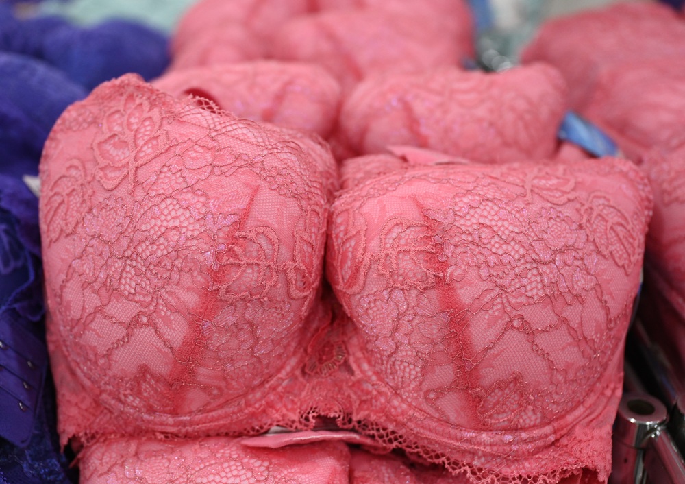 2025 SWEAR 思薇爾內衣廠拍｜台中南屯超殺優惠！無鋼圈無痕、軟鋼圈、運動內衣、調整型、機能內衣、撩波系列、涼感系列、超大尺碼內衣 全面下殺最低價！