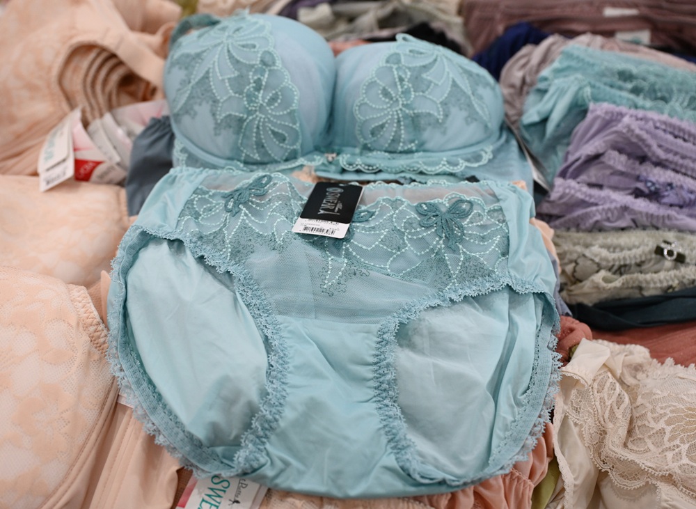 2025 SWEAR 思薇爾內衣廠拍｜台中南屯超殺優惠！無鋼圈無痕、軟鋼圈、運動內衣、調整型、機能內衣、撩波系列、涼感系列、超大尺碼內衣 全面下殺最低價！