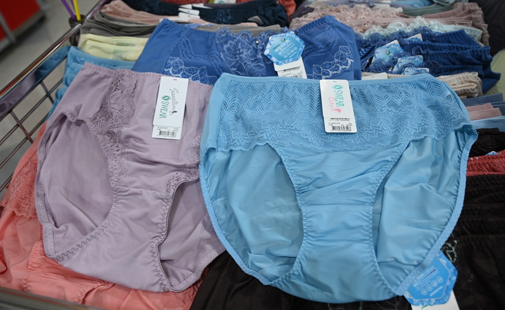 2025 SWEAR 思薇爾內衣廠拍｜台中南屯超殺優惠！無鋼圈無痕、軟鋼圈、運動內衣、調整型、機能內衣、撩波系列、涼感系列、超大尺碼內衣 全面下殺最低價！