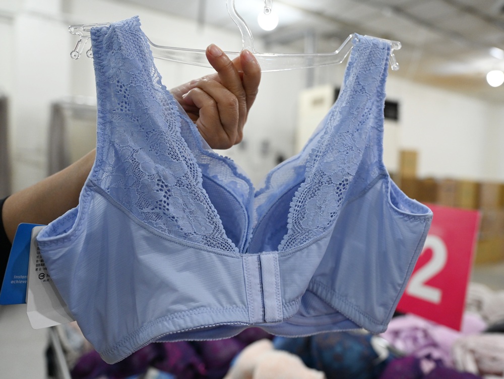 2025 SWEAR 思薇爾內衣廠拍｜台中南屯超殺優惠！無鋼圈無痕、軟鋼圈、運動內衣、調整型、機能內衣、撩波系列、涼感系列、超大尺碼內衣 全面下殺最低價！