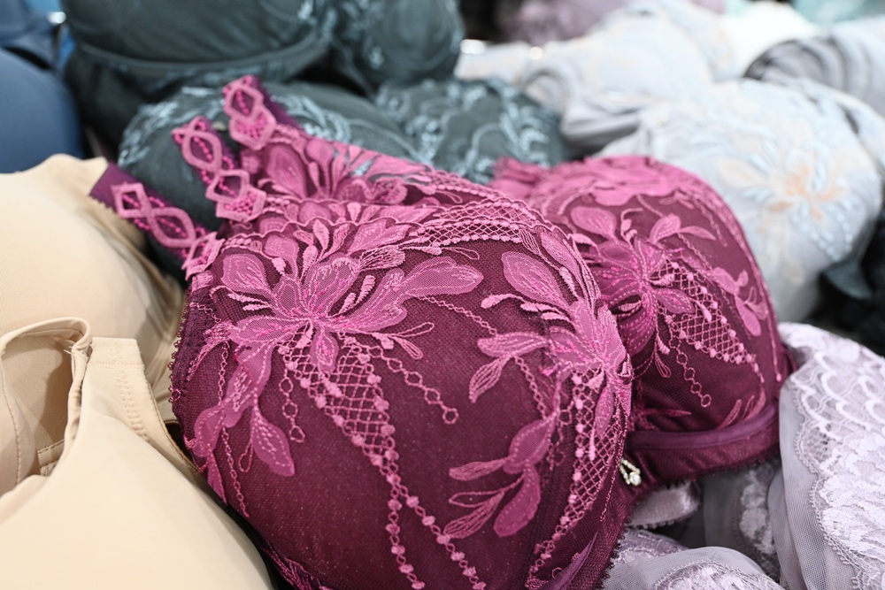 2025 SWEAR 思薇爾內衣廠拍｜台中南屯超殺優惠！無鋼圈無痕、軟鋼圈、運動內衣、調整型、機能內衣、撩波系列、涼感系列、超大尺碼內衣 全面下殺最低價！