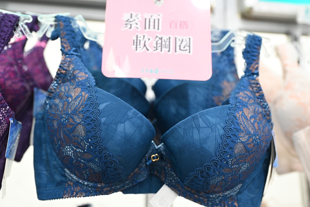 2025 SWEAR 思薇爾內衣廠拍｜台中南屯超殺優惠！無鋼圈無痕、軟鋼圈、運動內衣、調整型、機能內衣、撩波系列、涼感系列、超大尺碼內衣 全面下殺最低價！