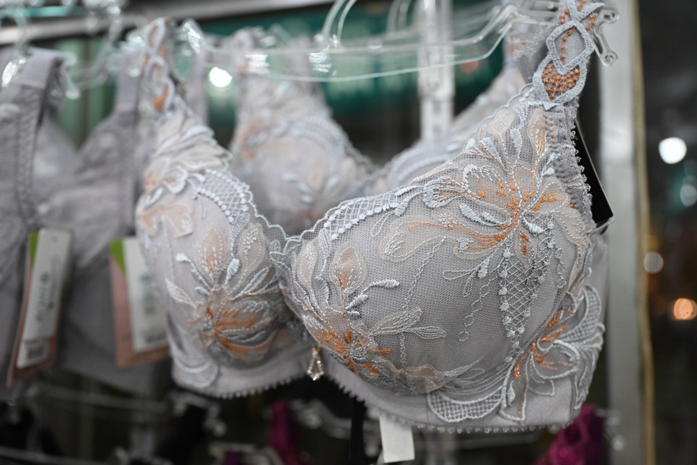 2025 SWEAR 思薇爾內衣廠拍｜台中南屯超殺優惠！無鋼圈無痕、軟鋼圈、運動內衣、調整型、機能內衣、撩波系列、涼感系列、超大尺碼內衣 全面下殺最低價！