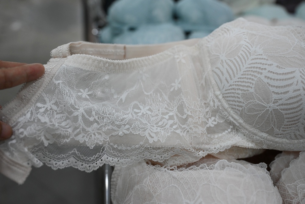 2025 SWEAR 思薇爾內衣廠拍｜台中南屯超殺優惠！無鋼圈無痕、軟鋼圈、運動內衣、調整型、機能內衣、撩波系列、涼感系列、超大尺碼內衣 全面下殺最低價！