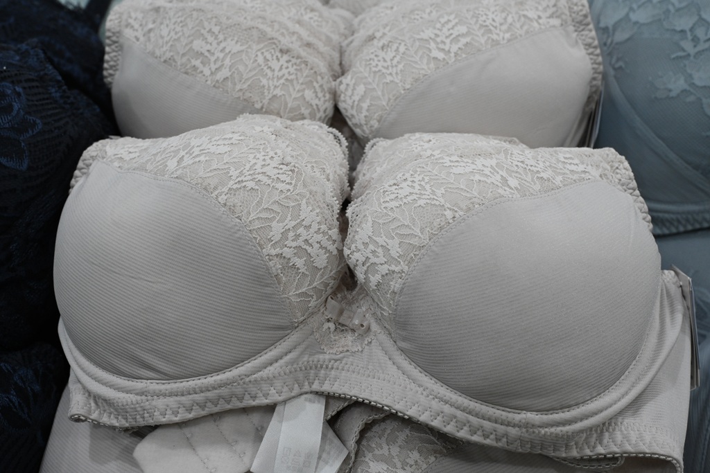 2025 SWEAR 思薇爾內衣廠拍｜台中南屯超殺優惠！無鋼圈無痕、軟鋼圈、運動內衣、調整型、機能內衣、撩波系列、涼感系列、超大尺碼內衣 全面下殺最低價！