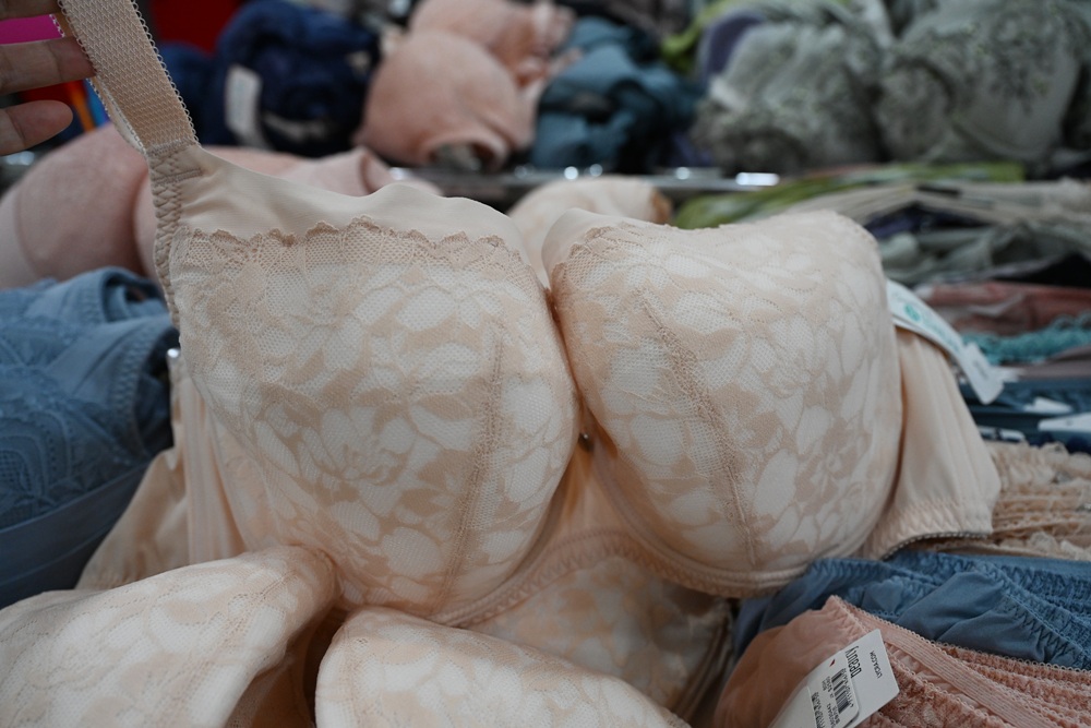 2025 SWEAR 思薇爾內衣廠拍｜台中南屯超殺優惠！無鋼圈無痕、軟鋼圈、運動內衣、調整型、機能內衣、撩波系列、涼感系列、超大尺碼內衣 全面下殺最低價！