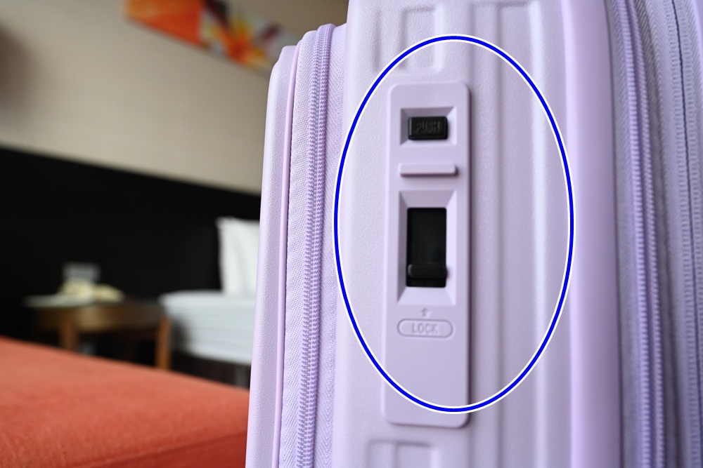 2025行李箱推薦。Johoya 禾雅行行李箱 悠雅時光雙開式行李箱 不用彎下腰 一鍵即可煞車解鎖！