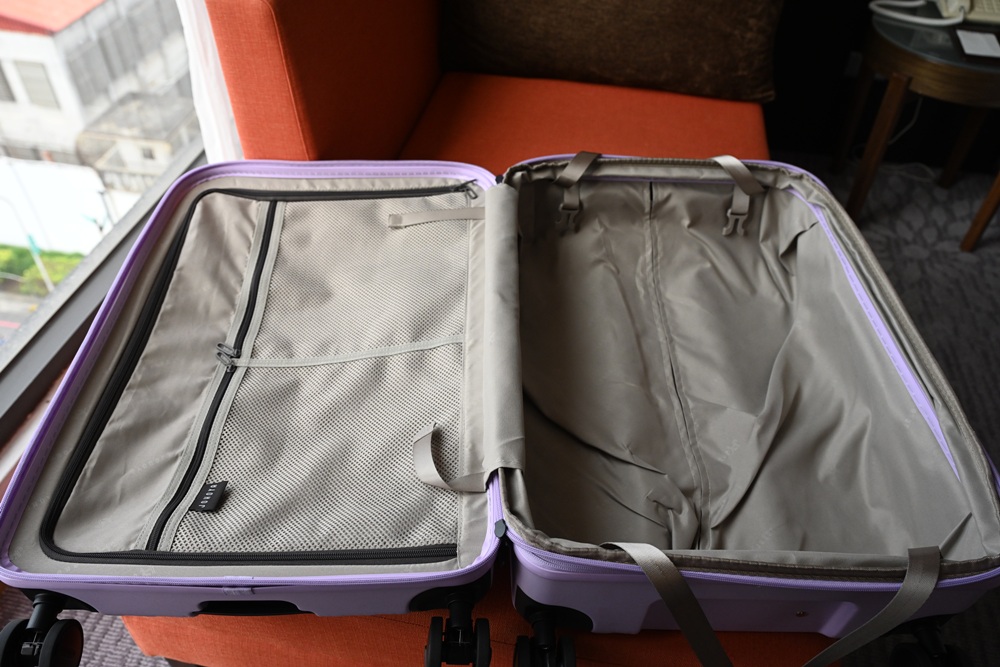 2025行李箱推薦。Johoya 禾雅行行李箱 悠雅時光雙開式行李箱 不用彎下腰 一鍵即可煞車解鎖！