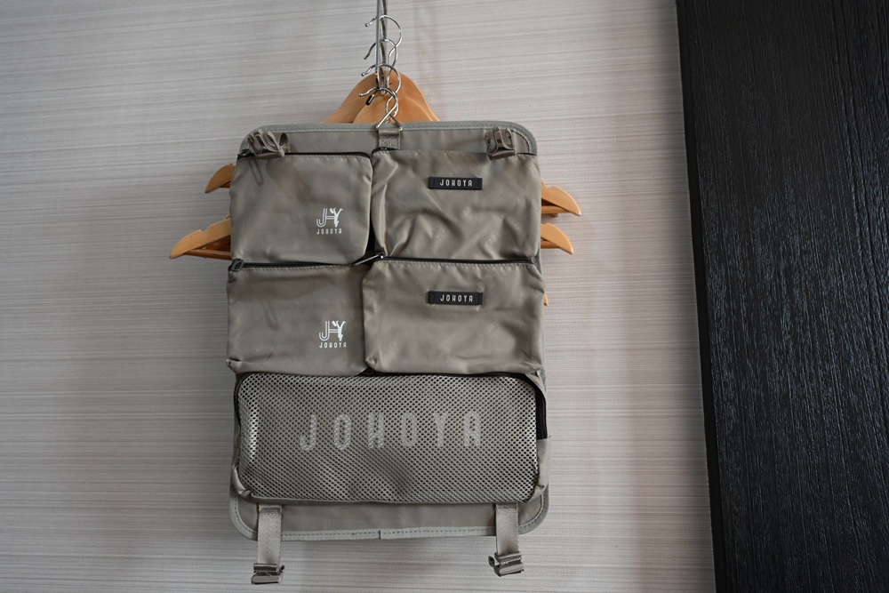 2025行李箱推薦。Johoya 禾雅行行李箱 悠雅時光雙開式行李箱 不用彎下腰 一鍵即可煞車解鎖！