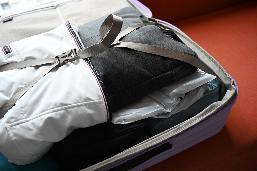 2025行李箱推薦。Johoya 禾雅行行李箱 悠雅時光雙開式行李箱 不用彎下腰 一鍵即可煞車解鎖！