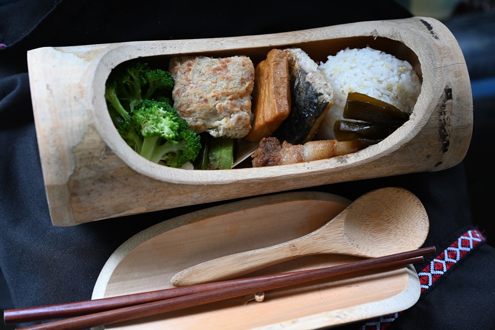 南投一日遊。雙龍七彩吊橋、雙龍瀑布、雙龍瀑布水圳步道! 南投一日遊。雙龍七彩吊橋、雙龍瀑布、雙龍瀑布水圳步道!