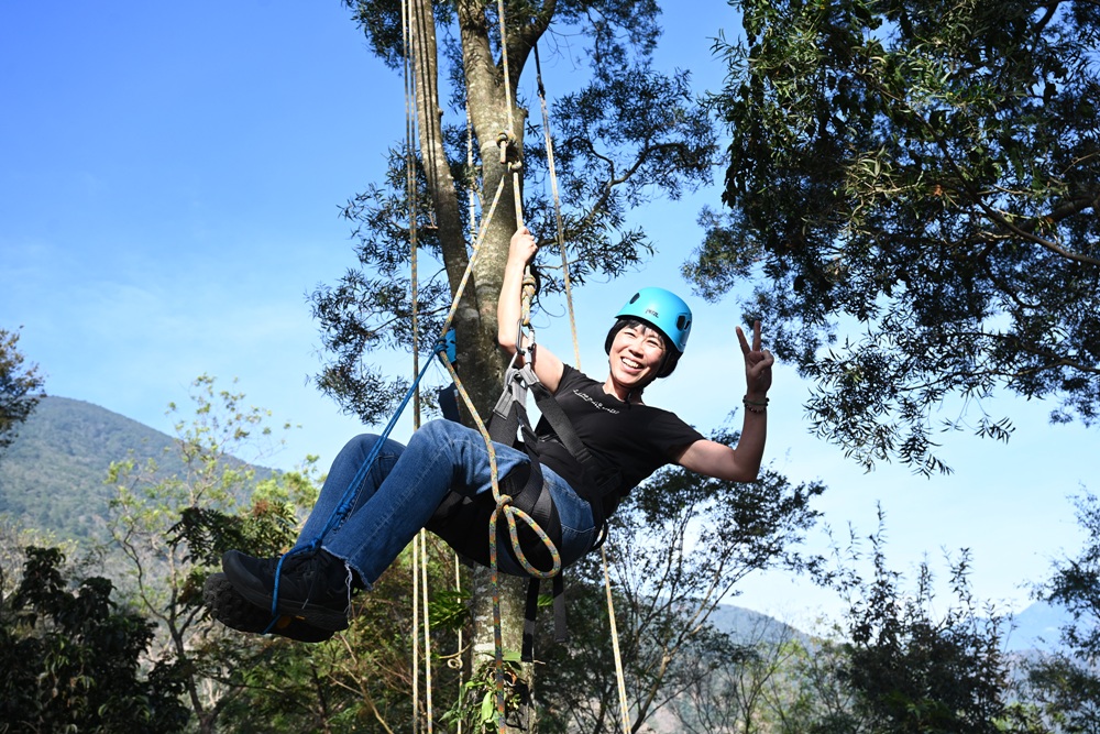 南投一日遊。丹大布農部落 丹大布農文化生態探索部落 雙龍瀑布七彩吊橋、攀樹初體驗、DIY馬告香氛香水! 南投一日遊。丹大布農部落 丹大布農文化生態探索部落 雙龍瀑布七彩吊橋、攀樹初體驗、DIY馬告香氛香水!