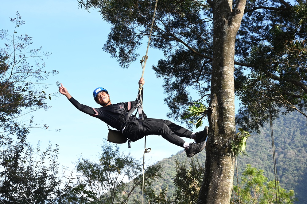 南投一日遊。丹大布農部落 丹大布農文化生態探索部落 雙龍瀑布七彩吊橋、攀樹初體驗、DIY馬告香氛香水! 南投一日遊。丹大布農部落 丹大布農文化生態探索部落 雙龍瀑布七彩吊橋、攀樹初體驗、DIY馬告香氛香水!
