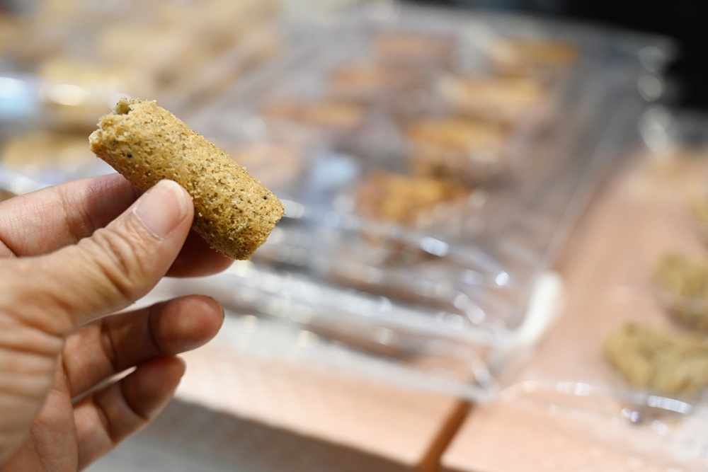 2025日月潭伴手禮推薦。十字初戀伊達邵紅茶樂心酥 愛心型蛋捲、包餡蛋捲! 2025日月潭伴手禮推薦。十字初戀伊達邵紅茶樂心酥 愛心型蛋捲、包餡蛋捲!