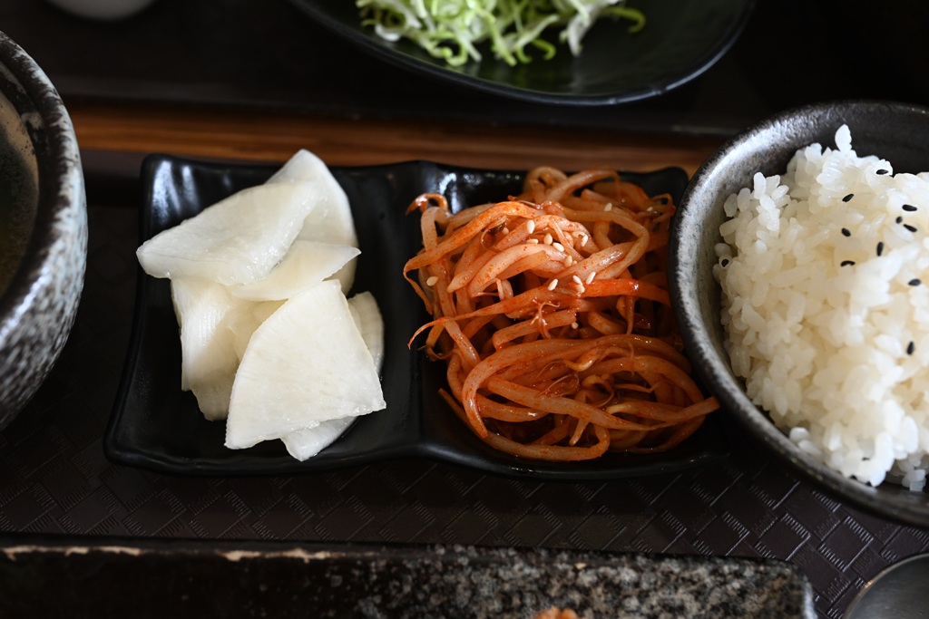 台東鐵花村美食推薦。鐵花小路 日式炸豬排、日式定食套餐厚切藍帶起司豬排! 台東鐵花村美食推薦。鐵花小路 日式炸豬排、日式定食套餐厚切藍帶起司豬排!