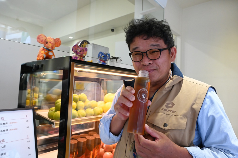 高雄手搖飲推薦。漉滴滴．茶中黃金 推薦必點 松露起司乳酪奶霜系列、慢磨鮮蘋玉露！