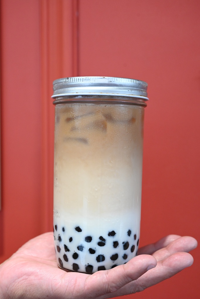 高雄手搖飲推薦。漉滴滴．茶中黃金 推薦必點 松露起司乳酪奶霜系列、慢磨鮮蘋玉露！