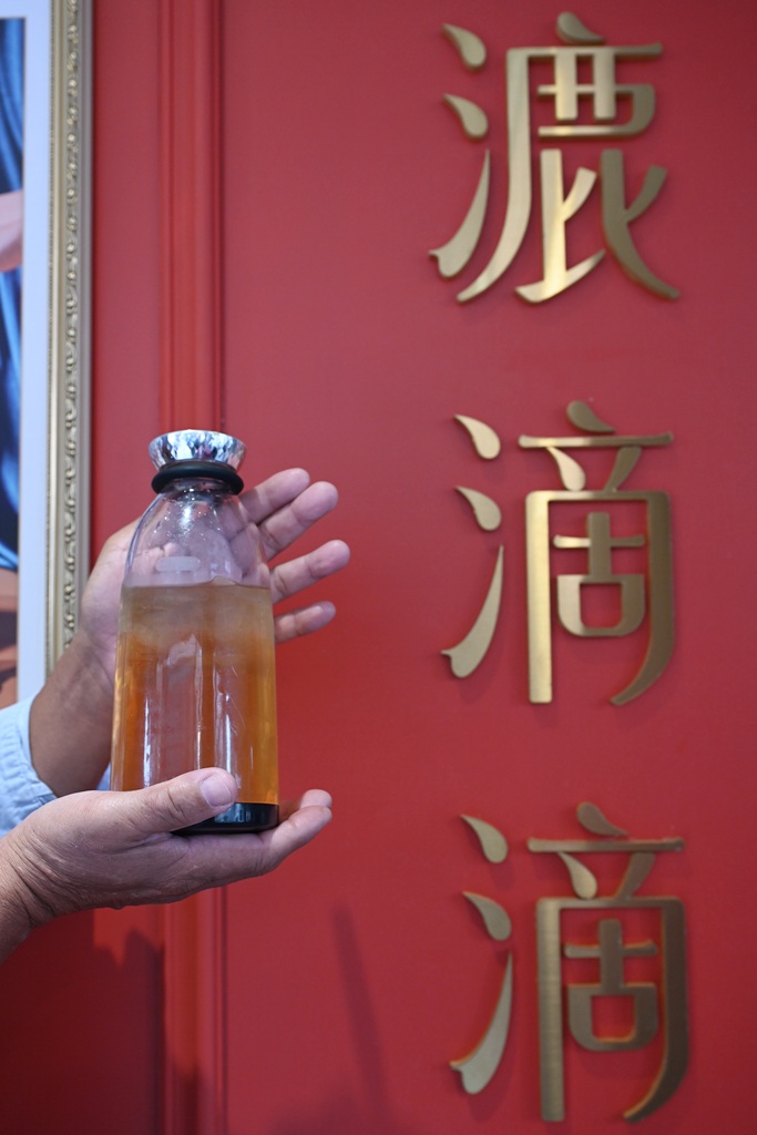 高雄手搖飲推薦。漉滴滴．茶中黃金 推薦必點 松露起司乳酪奶霜系列、慢磨鮮蘋玉露！