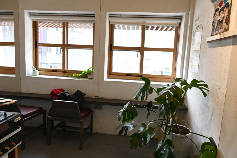 台東住宿推薦。門廷若室旅店 ・鐵花秀泰館 走進舊時空的記憶 入住早上還有一瓶新鮮羊奶可以喝! 台東住宿推薦。門廷若室旅店 ・鐵花秀泰館 走進舊時空的記憶 入住早上還有一瓶新鮮羊奶可以喝!