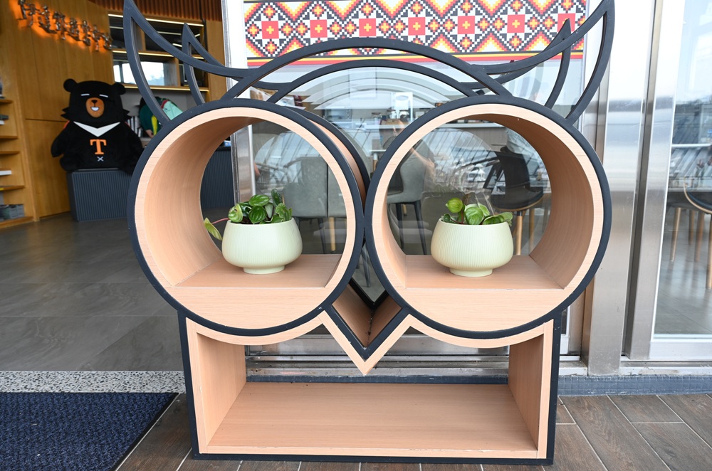 日月潭景觀咖啡廳。力麗咖啡廳 力麗循路麓咖啡廳 伊達邵遊客中心2樓 咖啡、輕食、披薩、270度無邊際無敵湖景! 日月潭景觀咖啡廳。力麗咖啡廳 力麗循路麓咖啡廳 伊達邵遊客中心2樓 咖啡、輕食、披薩、270度無邊際無敵湖景!