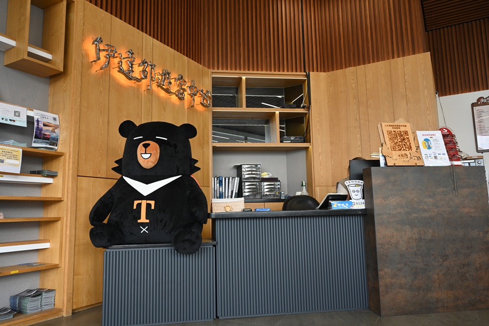 日月潭景觀咖啡廳。力麗咖啡廳 力麗循路麓咖啡廳 伊達邵遊客中心2樓 咖啡、輕食、披薩、270度無邊際無敵湖景! 日月潭景觀咖啡廳。力麗咖啡廳 力麗循路麓咖啡廳 伊達邵遊客中心2樓 咖啡、輕食、披薩、270度無邊際無敵湖景!